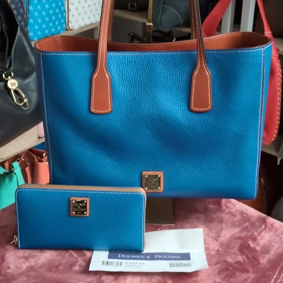 NWTs Dooney And Bourke Pebble Grain Small Ashton Tote On The Color Persian π΅π - Picture 1 of 11